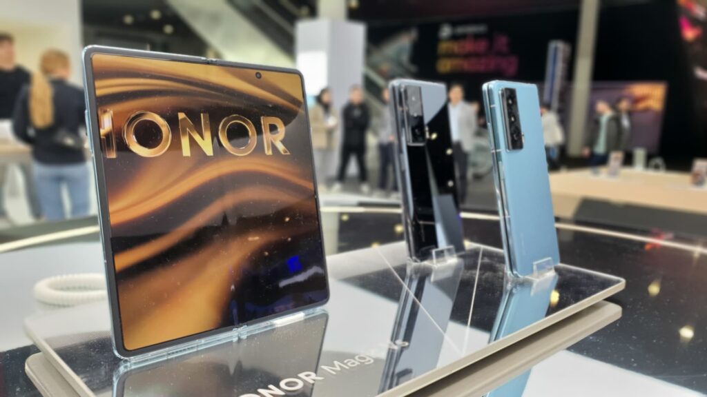 Huawei’s smartphone spin-off Honor plans IPO Huawei’s smartphone spin-off Honor plans IPO