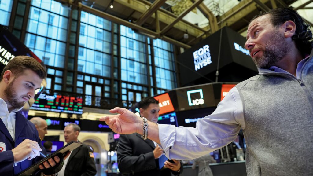 Monday’s analyst calls: Coffee stock upgrade, doughnut downgrade Monday’s analyst calls: Coffee stock upgrade, doughnut downgrade