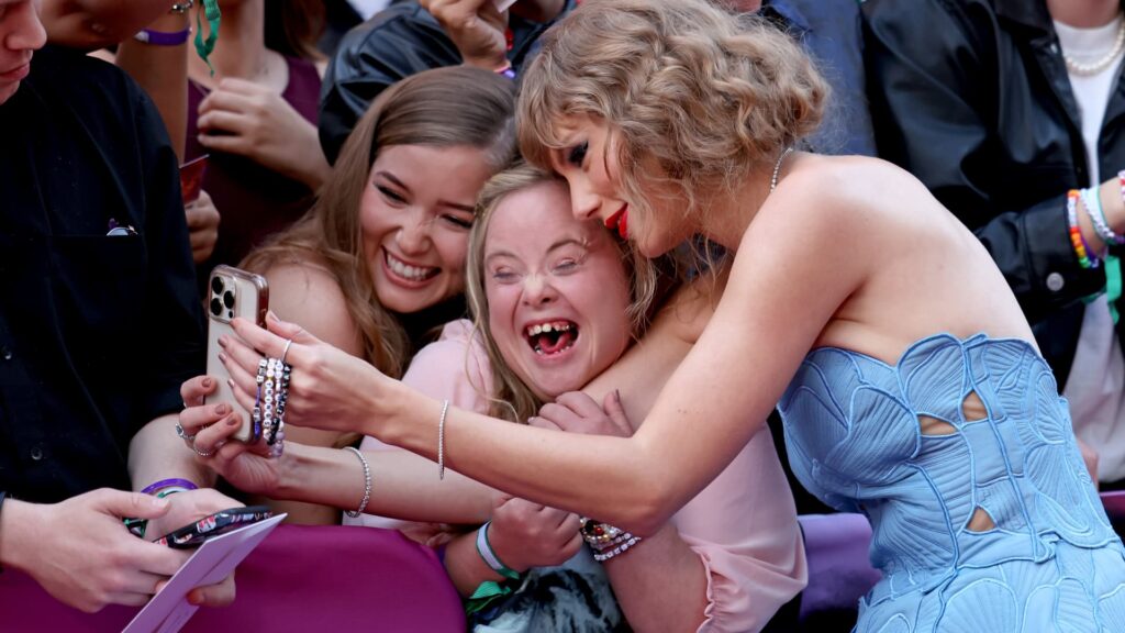 How Taylor Swift transcends America’s political divides How Taylor Swift transcends America’s political divides