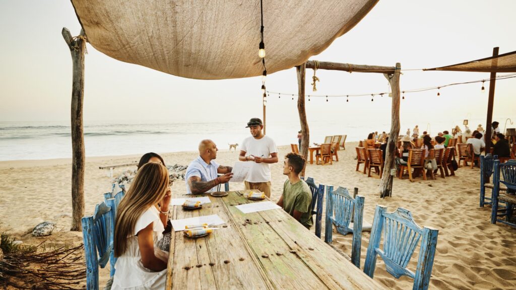 Most Americans tip 15% or less at a restaurant — and some tip nothing, poll finds Most Americans tip 15% or less at a restaurant — and some tip nothing, poll finds