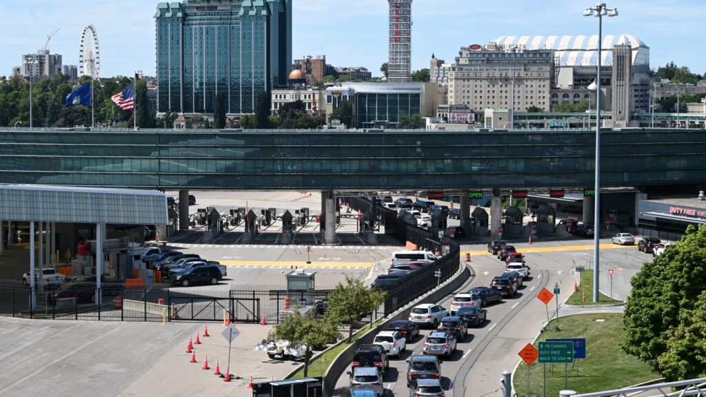 Rainbow Bridge in Niagara Falls closed after explosion of vehicle reportedly entering U.S. from Canada Rainbow Bridge in Niagara Falls closed after explosion of vehicle reportedly entering U.S. from Canada