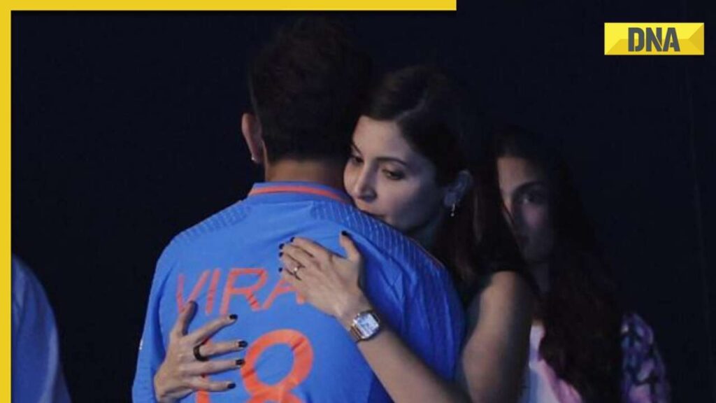 Viral picture: Anushka Sharma consoles heartbroken Virat Kohli with warm hug after India’s loss in World Cup 2023 final Viral picture: Anushka Sharma consoles heartbroken Virat Kohli with warm hug after India’s loss in World Cup 2023 final