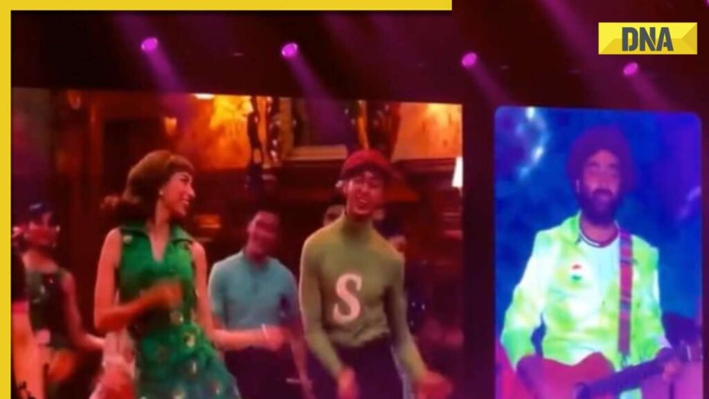 Watch: Arijit Singh sings unreleased song In Raahon Mein from The Archies during live concert, video goes viral