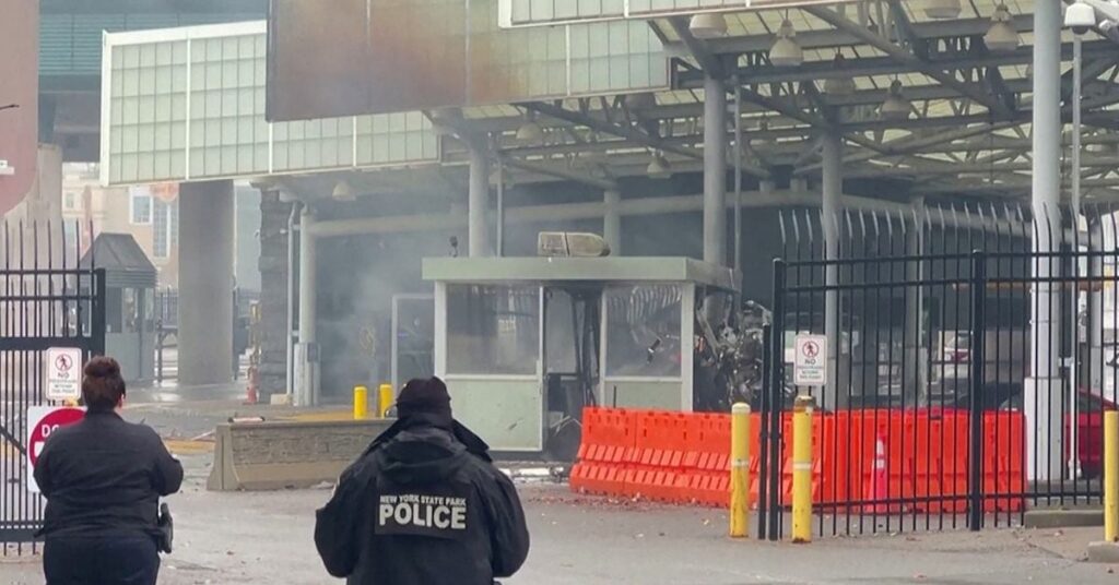 Explosion at US-Canada border caused by reckless driver-sources Explosion at US-Canada border caused by reckless driver-sources