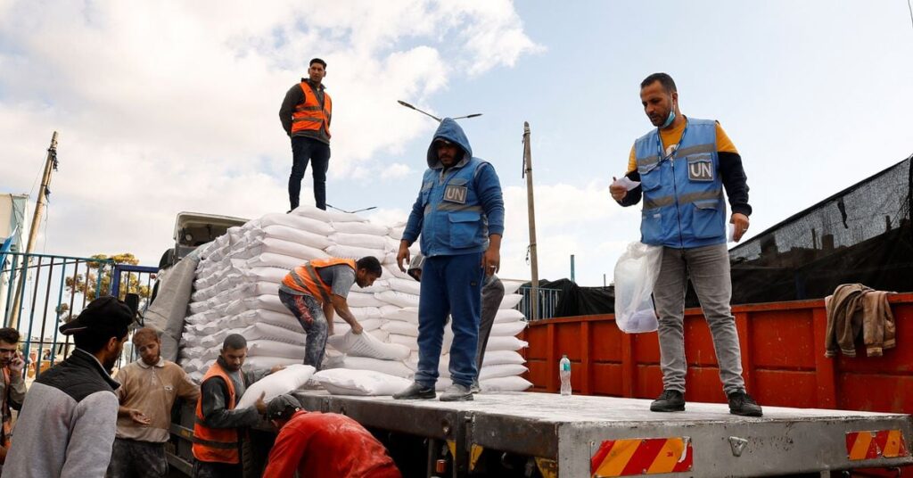 Hamas says Israel truce will bring in aid, free prisoners Hamas says Israel truce will bring in aid, free prisoners