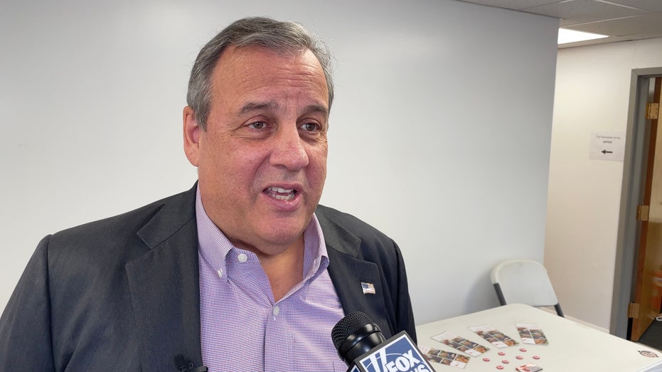 Christie turns up the heat on Haley and DeSantis as he tries to be the Trump alternative in GOP 2024 race Christie turns up the heat on Haley and DeSantis as he tries to be the Trump alternative in GOP 2024 race