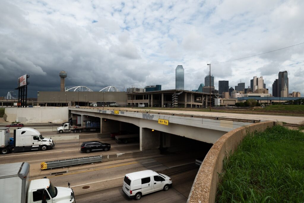 Despite strong economy, Texas cities grapple with excess office space