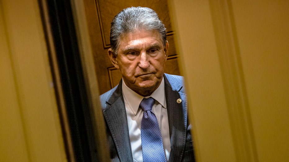 Manchin says third-party ticket is a ‘long shot’ for potential candidates, including himself Manchin says third-party ticket is a ‘long shot’ for potential candidates, including himself
