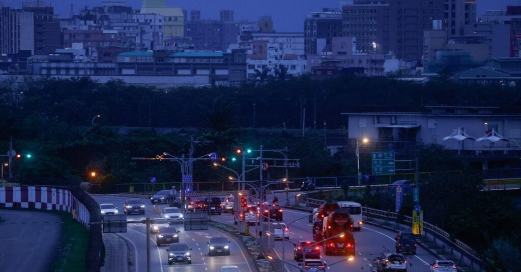 China’s carbon emissions set to peak before 2030 China’s carbon emissions set to peak before 2030