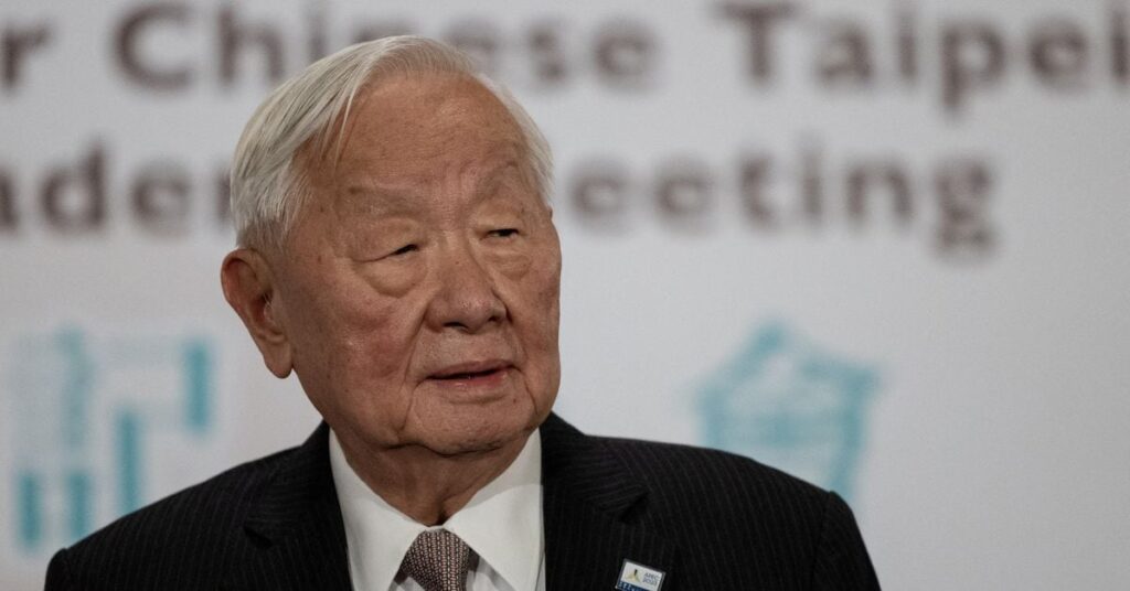 Taiwan’s APEC envoy chatted with Biden but not Xi Taiwan’s APEC envoy chatted with Biden but not Xi