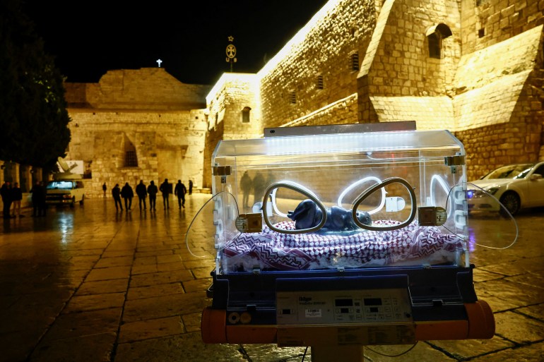 ‘Our hearts in Bethlehem’, says Pope in Christmas Eve mass, shadowed by war