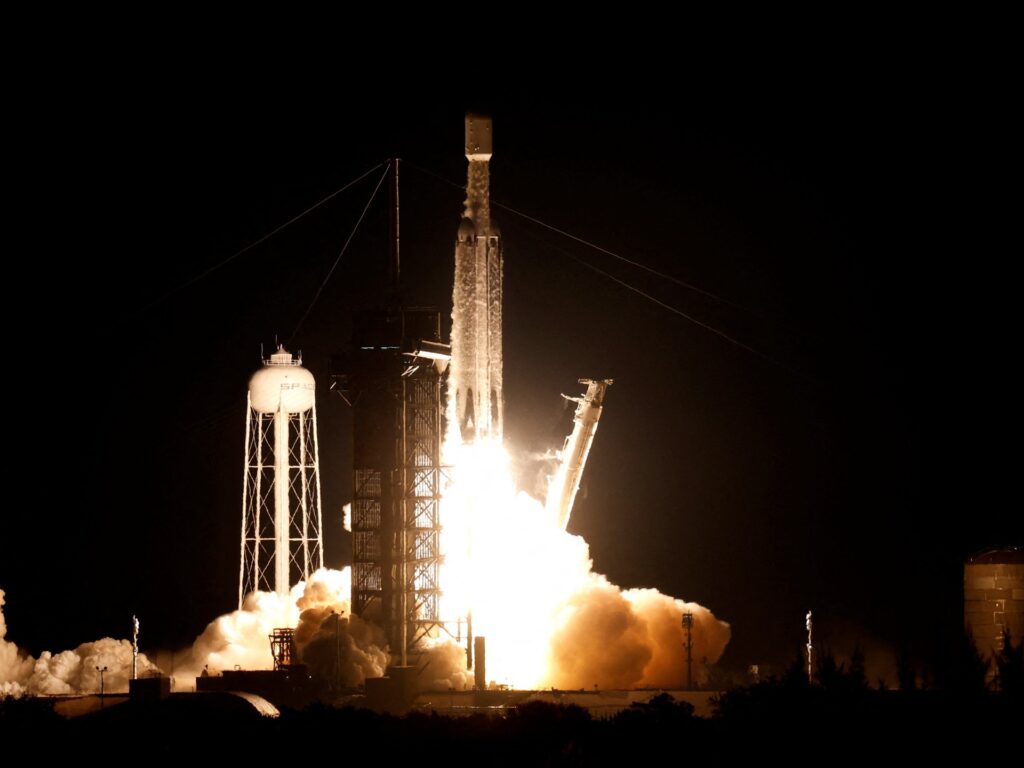 US military launches robot spaceplane on seventh mission