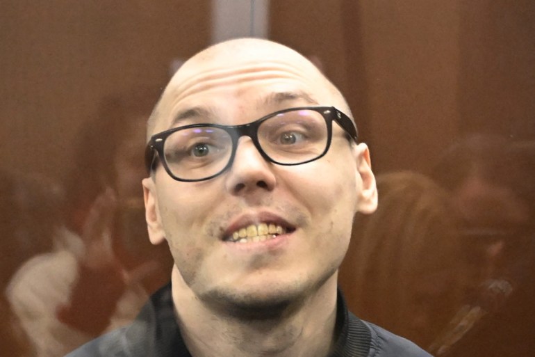 Russian poets given long jail terms for reciting verses against Ukraine war