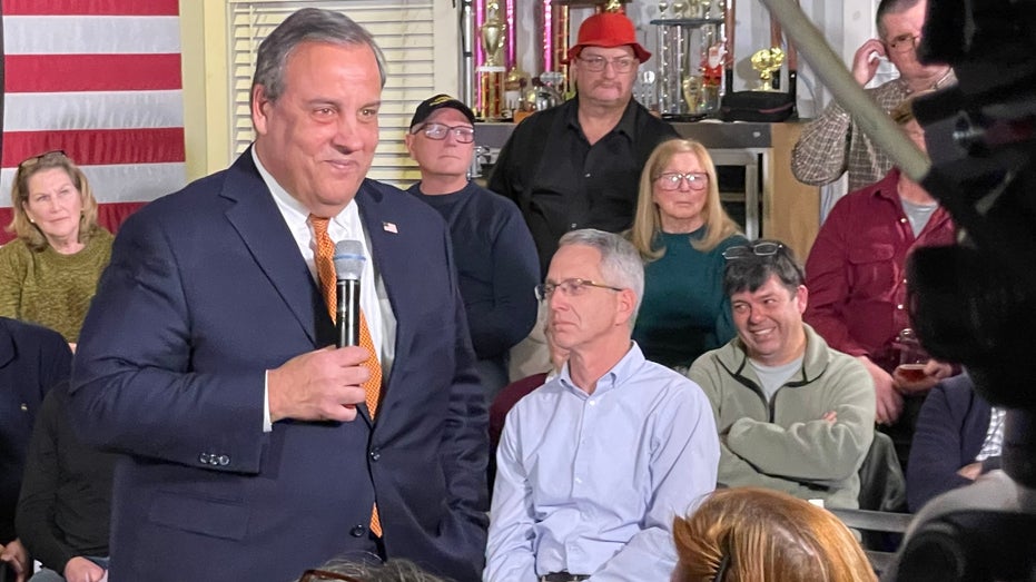 Chris Christie pushes back on calls to drop out of the race, takes aim at Trump in first major ad blitz