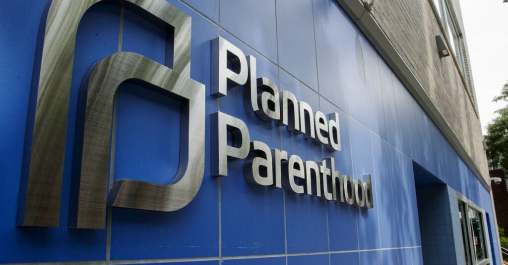 Pregnant woman sues to invalidate Kentucky’s abortion bans Pregnant woman sues to invalidate Kentucky’s abortion bans