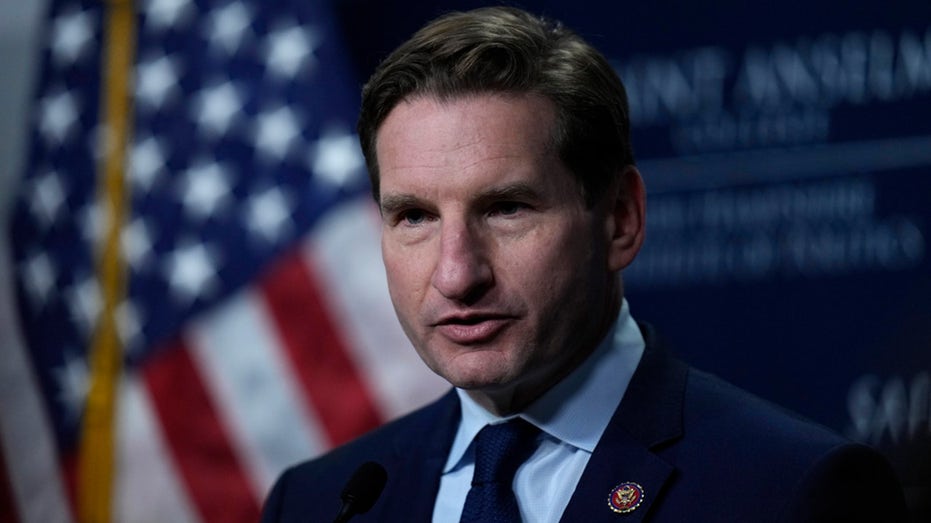 Florida Democrats enrage long-shot Biden challenger Dean Phillips by excluding him from the ballot