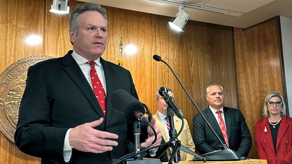 AK Gov. Mike Dunleavy proposes ,400 payment for residents amid nearly  billion budget gap