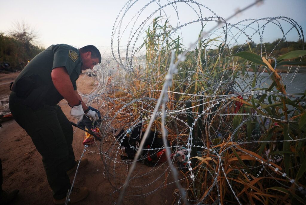 Appeals court halts ruling that Border Patrol can legally cut Texas’ border concertina wire