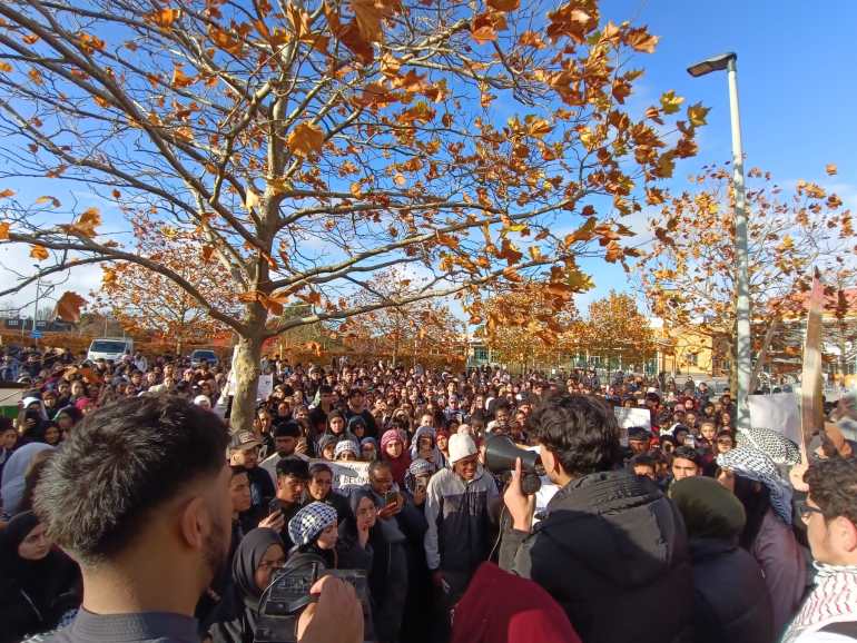 Walkout weapon: British school students battle curbs on Gaza war protests Walkout weapon: British school students battle curbs on Gaza war protests
