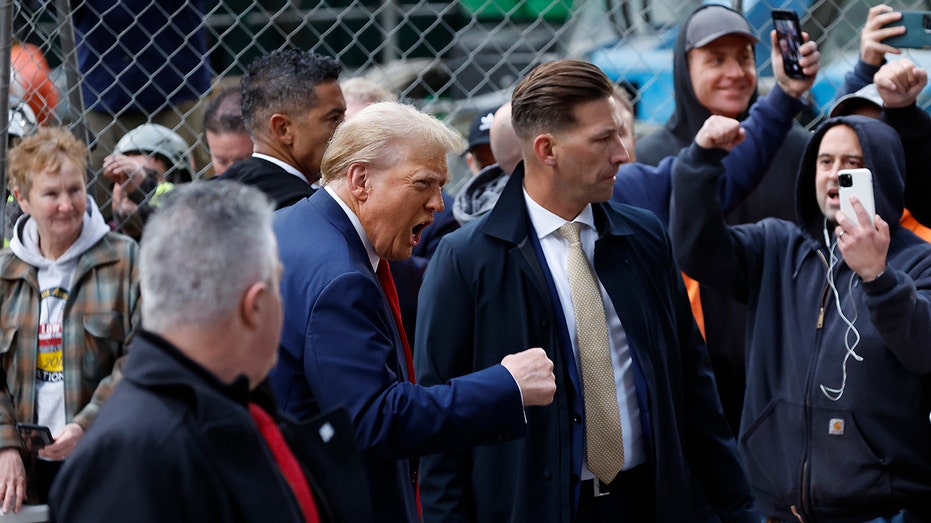 Trump greets supporters, union workers at NYC construction site: ‘Amazing show of affection’