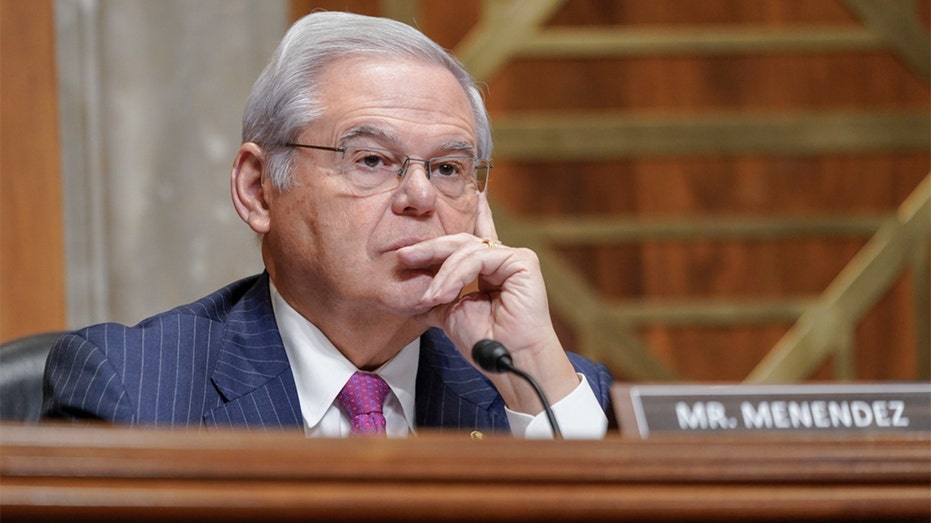 From Capitol Hill to the courtroom: Bob Menendez doesn’t want you to be distracted by shiny objects From Capitol Hill to the courtroom: Bob Menendez doesn’t want you to be distracted by shiny objects
