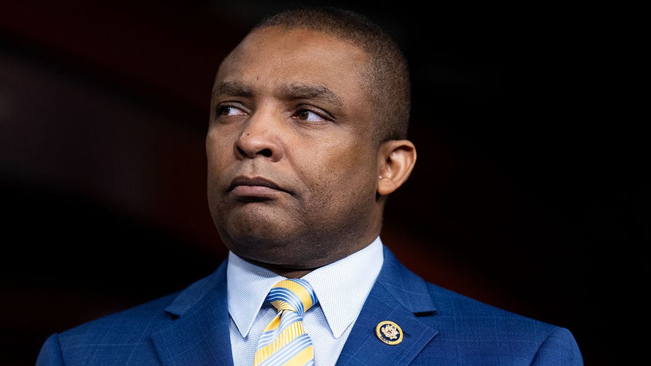 Dem who criticized VP Harris’ handling of southern border endorses her for president Dem who criticized VP Harris’ handling of southern border endorses her for president