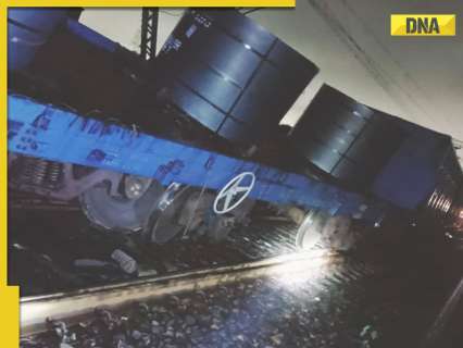 Jharkhand: Two wagons of goods train carrying steel derail near Bokaro’s Tupkadih station; 15 trains diverted