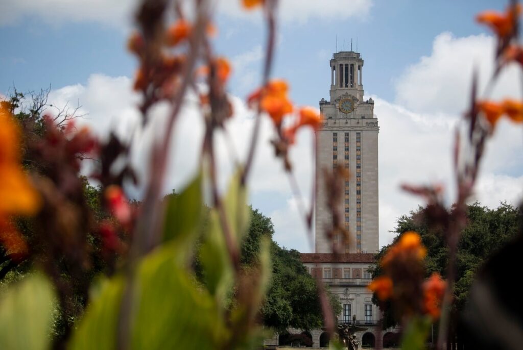 UT-Austin tightens automatic admission threshold to 5% of Texas’ top high schoolers UT-Austin tightens automatic admission threshold to 5% of Texas’ top high schoolers