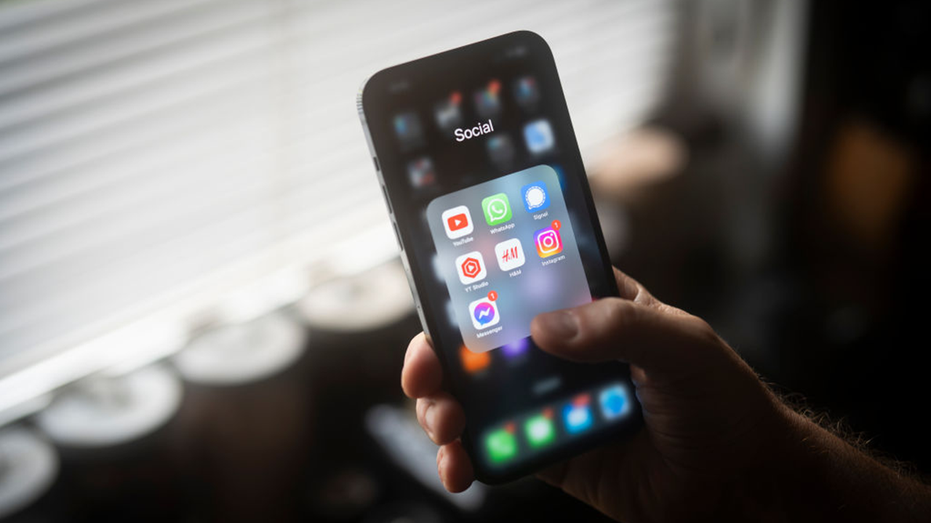 California proposal would give phone subsidies to illegal migrants California proposal would give phone subsidies to illegal migrants