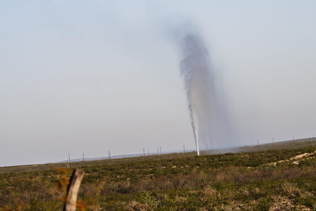 “Should we be worried?”: Another well blowout in West Texas has a town smelling of rotten eggs “Should we be worried?”: Another well blowout in West Texas has a town smelling of rotten eggs