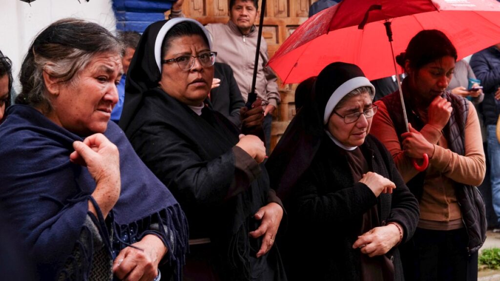 Priest shot dead in southern Mexico after leaving Sunday service Priest shot dead in southern Mexico after leaving Sunday service