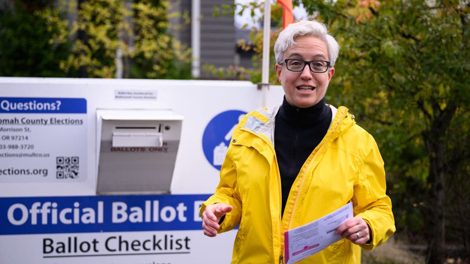 Oregon mistakenly registered hundreds more voters without proving citizenship Oregon mistakenly registered hundreds more voters without proving citizenship