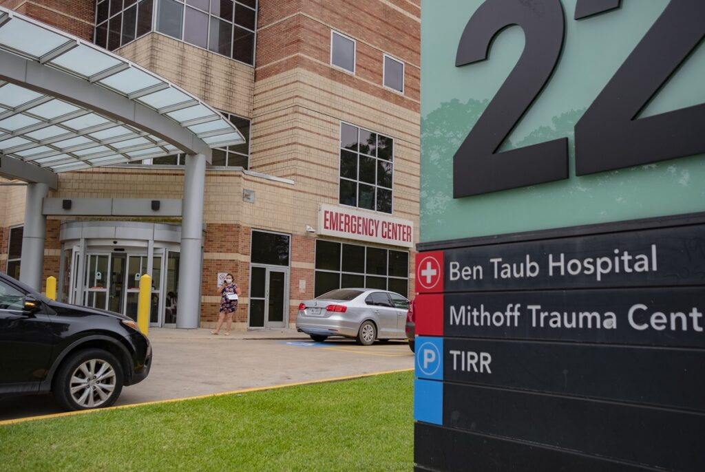 Texas’ order to ask hospital patients’ citizenship status renews focus on the state’s large uninsured population Texas’ order to ask hospital patients’ citizenship status renews focus on the state’s large uninsured population