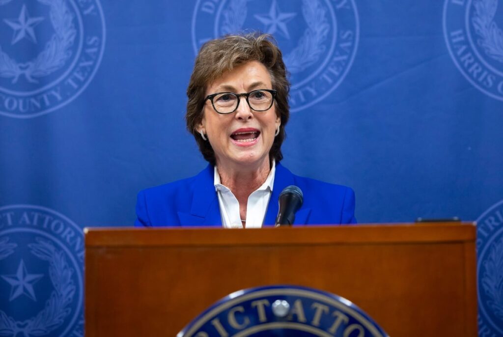 Hundreds illegally got Texas teacher licenses through cheating ring, Harris County prosecutors say Hundreds illegally got Texas teacher licenses through cheating ring, Harris County prosecutors say