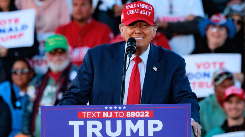 GOP’s in-person voting surge up against Dem dominance with mail-in ballots in deep blue state GOP’s in-person voting surge up against Dem dominance with mail-in ballots in deep blue state