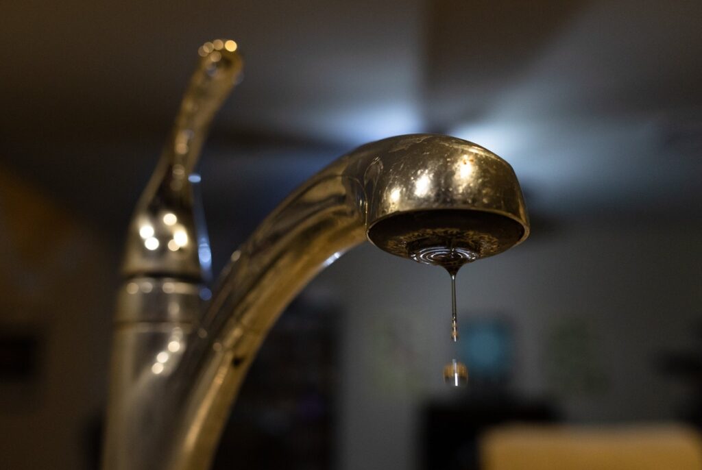 Laredo ends boil-water notice after 11 days, turns attention to illegal connections and old pipes Laredo ends boil-water notice after 11 days, turns attention to illegal connections and old pipes