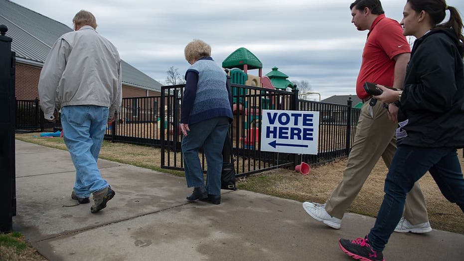 Early In-person voting begins for Alaska, Arkansas, Connecticut, Idaho, North Dakota, South Carolina, Texas Early In-person voting begins for Alaska, Arkansas, Connecticut, Idaho, North Dakota, South Carolina, Texas