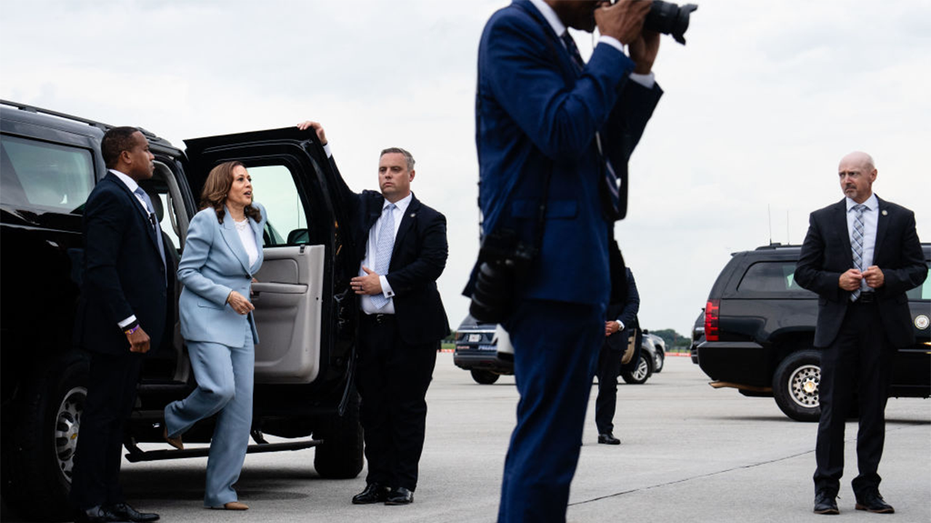Suspected drunk driver drove wrong way toward Kamala Harris’ motorcade in Milwaukee Suspected drunk driver drove wrong way toward Kamala Harris’ motorcade in Milwaukee