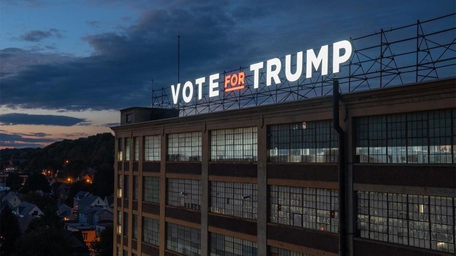New York company unveils 100-foot ‘Vote for Trump’ sign, gets sued by Democratic mayor New York company unveils 100-foot ‘Vote for Trump’ sign, gets sued by Democratic mayor
