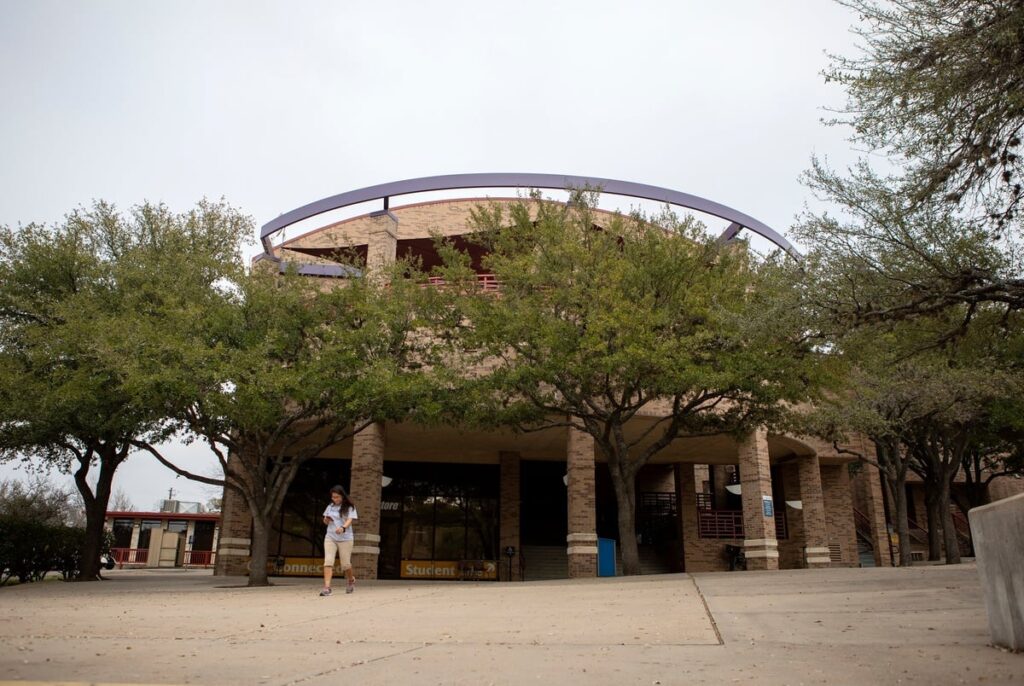 Community college “deserts” deter Texas students from getting a degree, report says