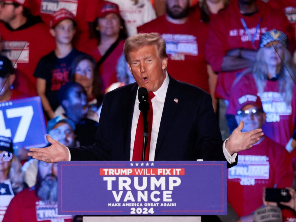 Donald Trump targets Liz Cheney as he courts Arab, Muslim voters Donald Trump targets Liz Cheney as he courts Arab, Muslim voters