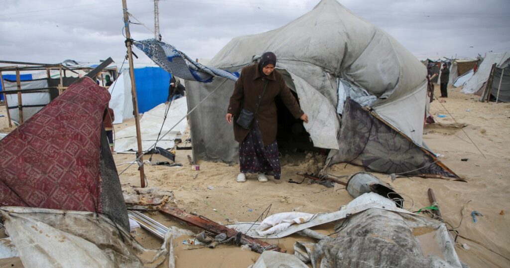 Flooding in Gaza compounds hardship of people displaced by Israeli attacks Flooding in Gaza compounds hardship of people displaced by Israeli attacks