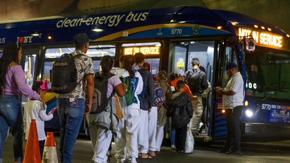 Texas could bus migrants to directly to ICE for deportation instead of sanctuary cities under proposed plan Texas could bus migrants to directly to ICE for deportation instead of sanctuary cities under proposed plan