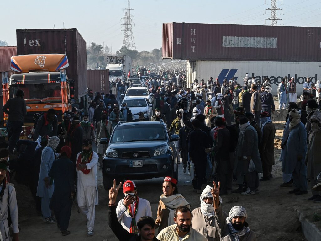 Pakistan’s capital in lockdown as Imran Khan supporters protest Pakistan’s capital in lockdown as Imran Khan supporters protest