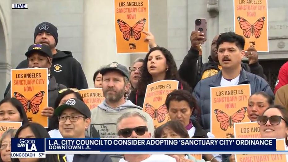 Los Angeles passes sanctuary city ordinance in wake of Trump election victory Los Angeles passes sanctuary city ordinance in wake of Trump election victory