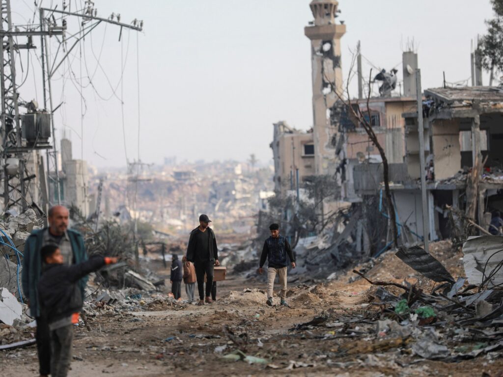 Hamas says 33 captives killed in Gaza as Palestinian factions hold talks Hamas says 33 captives killed in Gaza as Palestinian factions hold talks