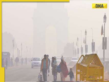Delhi wakes up to dense fog; air quality remains ‘severe’ Delhi wakes up to dense fog; air quality remains ‘severe’