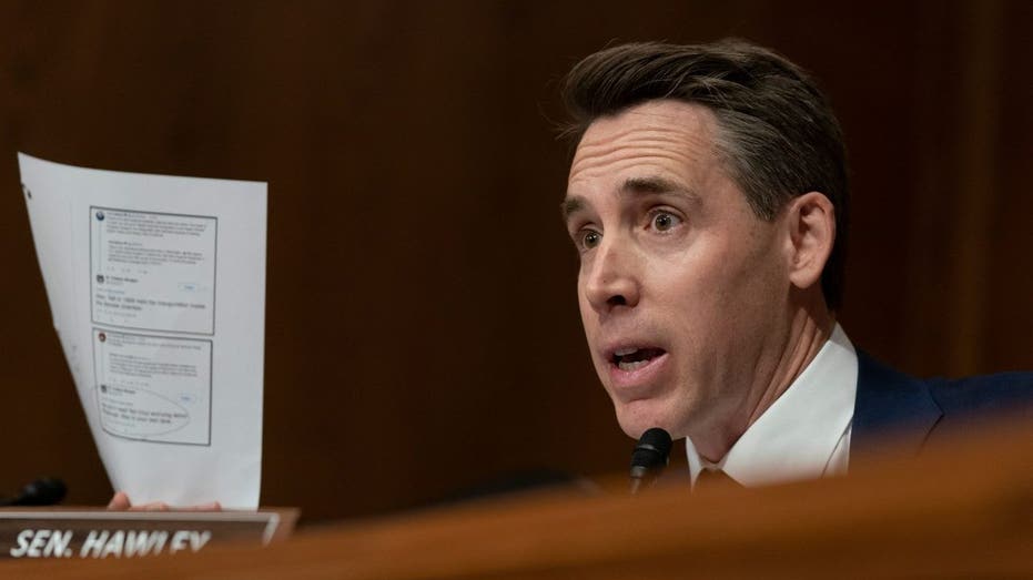 ‘It’s offensive’: GOP senator wages war on airline industry’s ‘discriminatory pricing’ targets ‘It’s offensive’: GOP senator wages war on airline industry’s ‘discriminatory pricing’ targets
