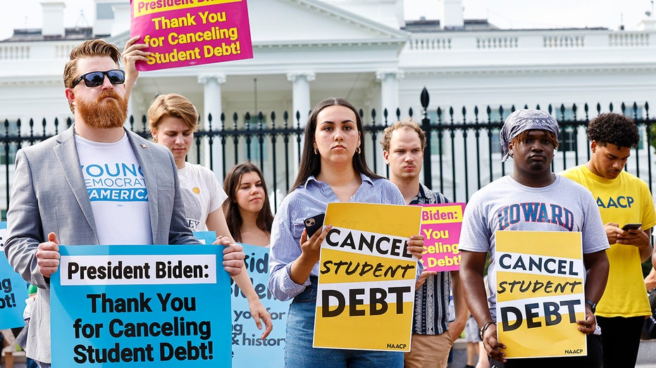 Top Dems, activists call on Biden admin to dole out more student loan forgiveness before term ends Top Dems, activists call on Biden admin to dole out more student loan forgiveness before term ends