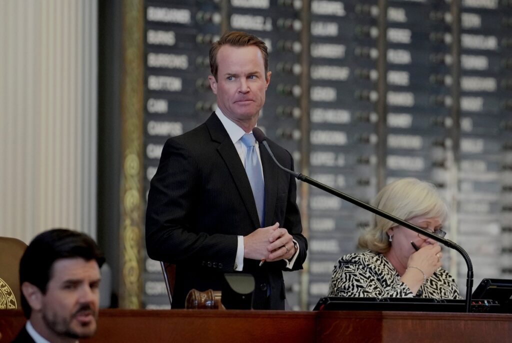 Speaker Dade Phelan abandons bid for third term, amid bruising leadership battle Speaker Dade Phelan abandons bid for third term, amid bruising leadership battle